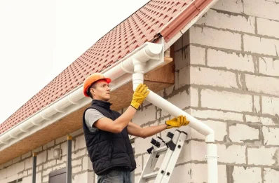 Pose et remplacement de gouttières à Heugas